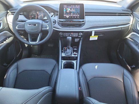 New 2025 Jeep Compass Latitude image 20