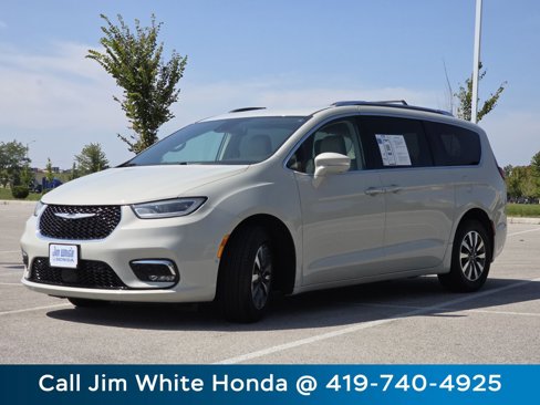 Used 2021 Chrysler Pacifica Touring-L w/ Premium & Safety Sphere Group image 14