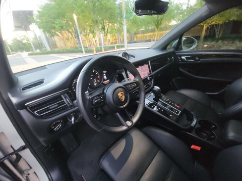 Used 2023 Porsche Macan image 12