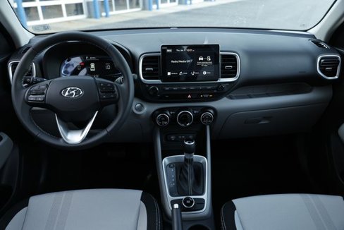 New 2025 Hyundai Venue SEL image 11