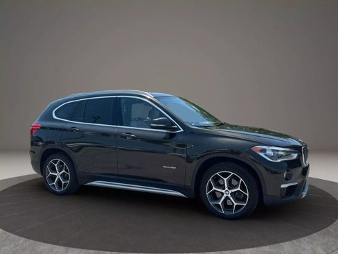 Used 2017 BMW X1 xDrive28i image 11