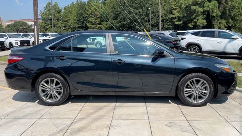 Used 2017 Toyota Camry image 16