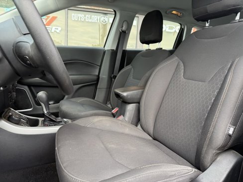 Used 2019 Jeep Compass Sport image 21