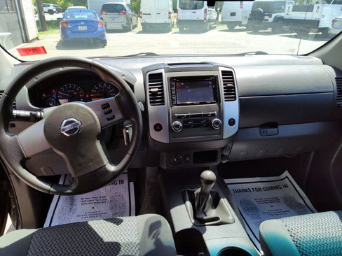 Used 2010 Nissan Frontier SE w/ SE Value Truck Pkg image 10