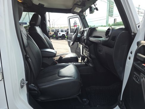 Used 2018 Jeep Wrangler Unlimited Sport image 33