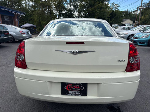 Used 2008 Chrysler 300 LX image 6