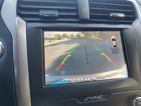 Used 2020 Ford Fusion SE image 25