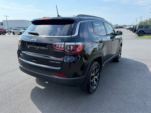 Used 2025 Jeep Compass Limited image 8