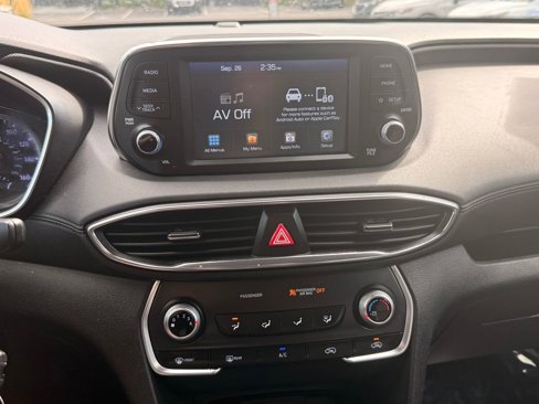 Used 2020 Hyundai Santa Fe SE image 35