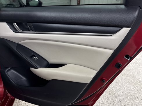 Used 2019 Honda Accord LX image 18