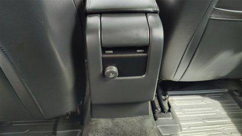 Used 2015 Volvo V60 T5 Premier w/ Convenience Package image 32