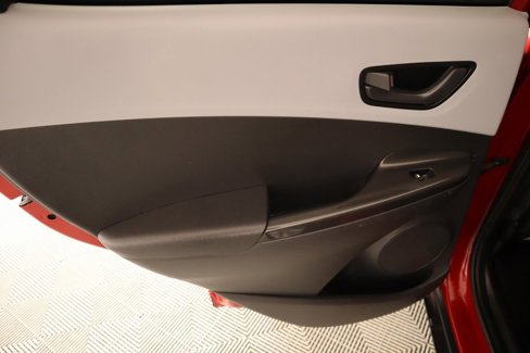 Used 2020 Hyundai Kona SEL w/ Cargo Package image 16