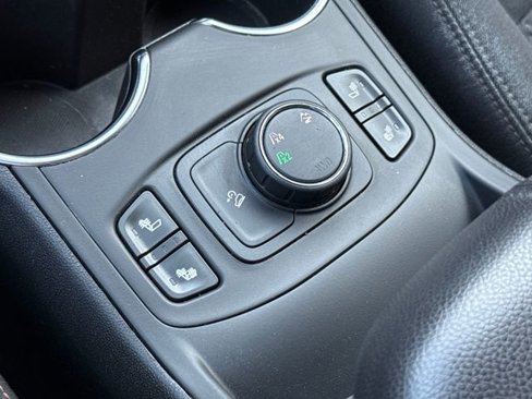 Certified 2018 GMC Terrain SLE w/ Driver Convenience Package image 31