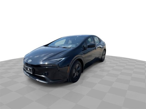 Used 2024 Toyota Prius LE image 5