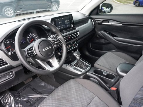 Used 2022 Kia Seltos LX image 23