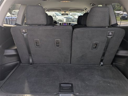 Used 2017 Honda Pilot LX image 12