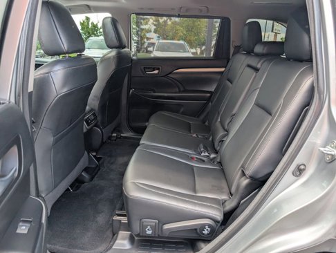 Used 2018 Toyota Highlander XLE image 13