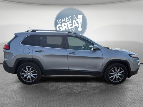 Used 2018 Jeep Cherokee Limited image 2