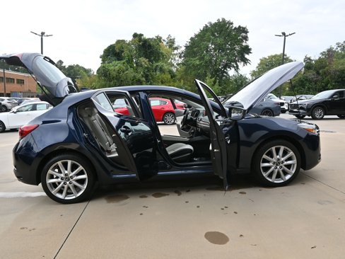 Used 2017 MAZDA MAZDA3 Grand Touring image 13