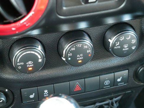 Used 2014 Jeep Wrangler Unlimited Sahara w/ Connectivity Group image 21