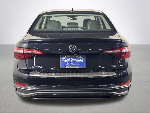 Certified 2024 Volkswagen Jetta SE image 8