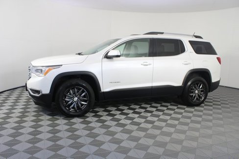 Used 2017 GMC Acadia SLT image 2