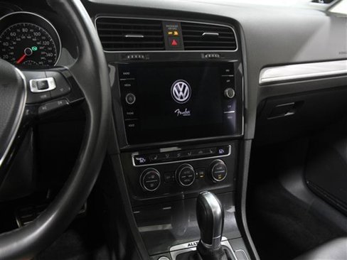 Used 2019 Volkswagen Golf Alltrack S image 9