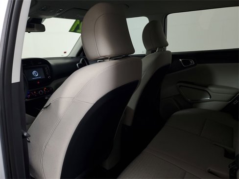 Used 2021 Kia Soul S image 11