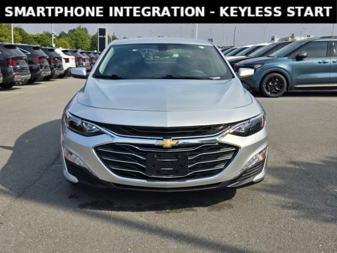 Used 2022 Chevrolet Malibu LT image 2