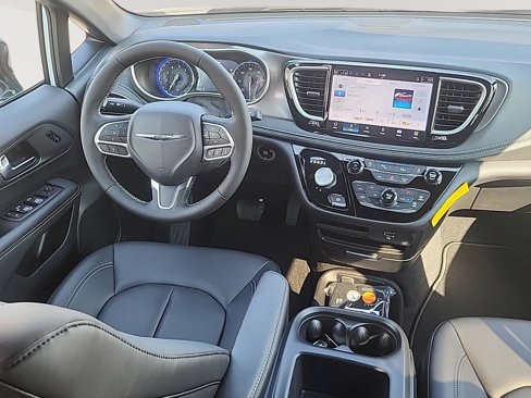 New 2026 Chrysler Pacifica Select image 12