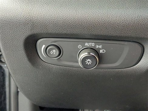Used 2021 Chevrolet Traverse LS image 14
