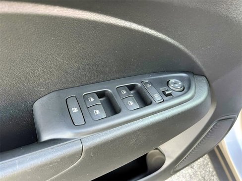 Certified 2023 Hyundai Venue SEL image 20
