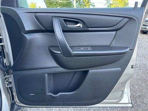 Used 2016 Chevrolet Traverse LT image 24