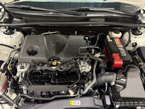 Used 2021 Toyota Camry LE image 11