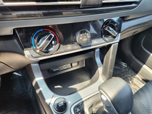Used 2022 Kia Seltos LX image 10