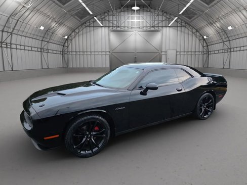 Used 2018 Dodge Challenger SXT w/ Blacktop Package image 3