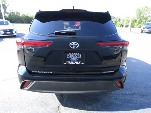 Used 2021 Toyota Highlander XLE image 6