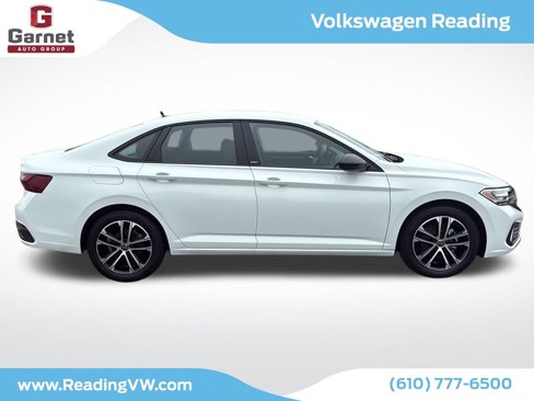 Certified 2024 Volkswagen Jetta Sport image 7