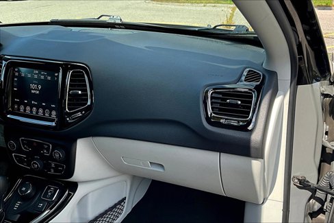 Used 2021 Jeep Compass Limited w/ Sun and Sound Group image 17