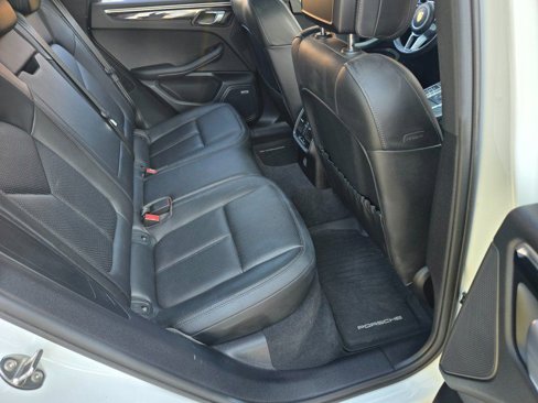 Used 2018 Porsche Macan Sport Edition image 7