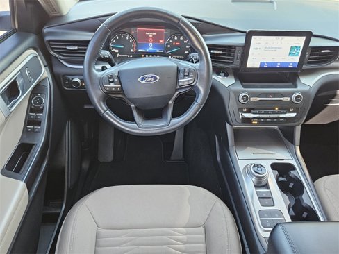 Used 2020 Ford Explorer XLT image 6