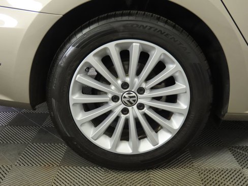 Used 2016 Volkswagen Passat 1.8T SE image 32