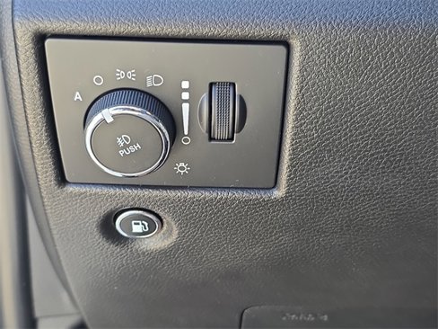 Used 2021 Jeep Grand Cherokee Laredo image 28