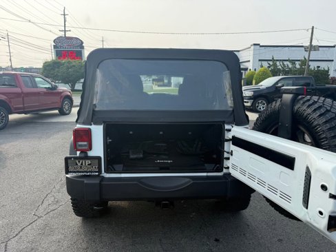 Used 2015 Jeep Wrangler Unlimited Sport w/ Connectivity Group image 28