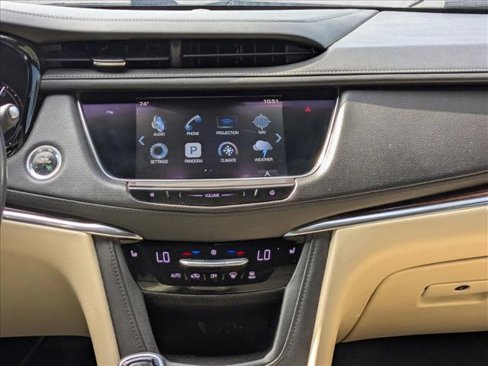 Used 2017 Cadillac XT5 Luxury w/ Driver Awareness Package image 11