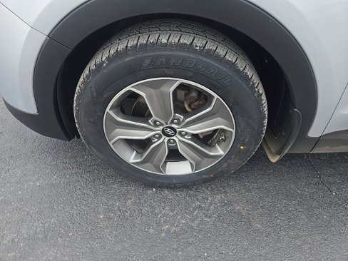 Used 2014 Hyundai Santa Fe GLS image 4