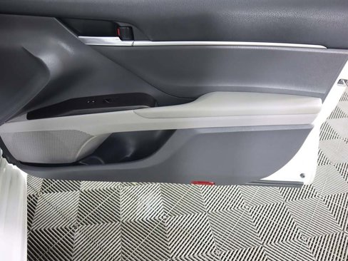 Used 2022 Toyota Camry SE image 21