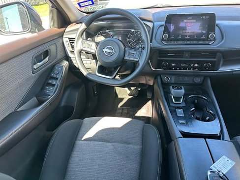 Used 2023 Nissan Rogue SV image 21