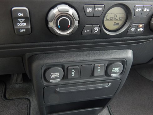 Used 2014 Honda Ridgeline SE image 29