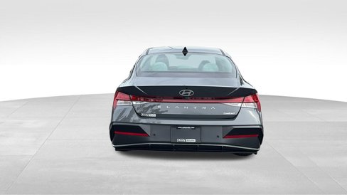 Used 2024 Hyundai Elantra Limited image 6